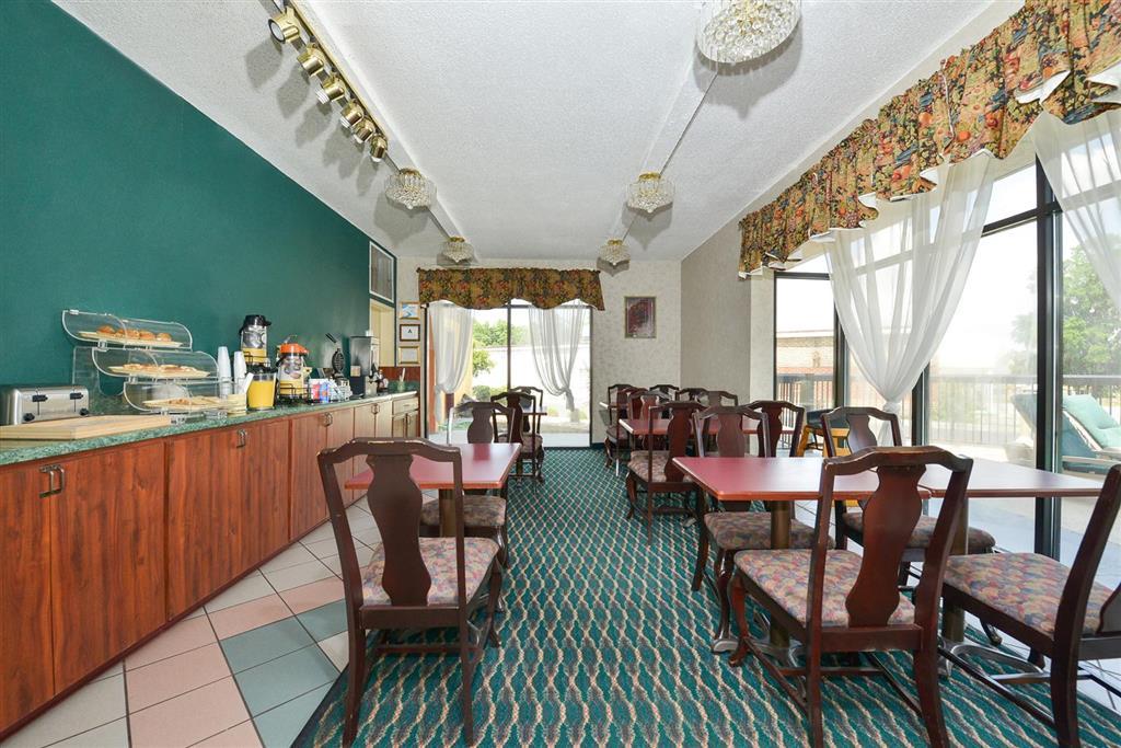 Suburban Studios Hinesville - Fort Stewart Area Restoran fotoğraf